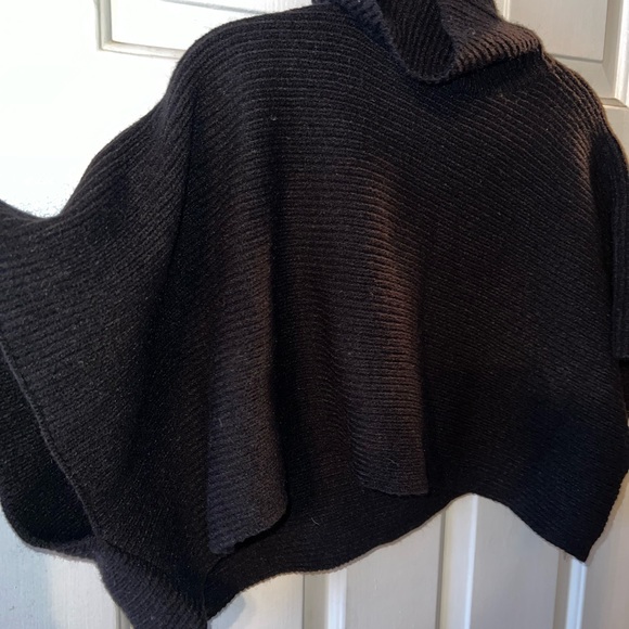 Cropped oversized turtleneck🖤 - Picture 3 of 3